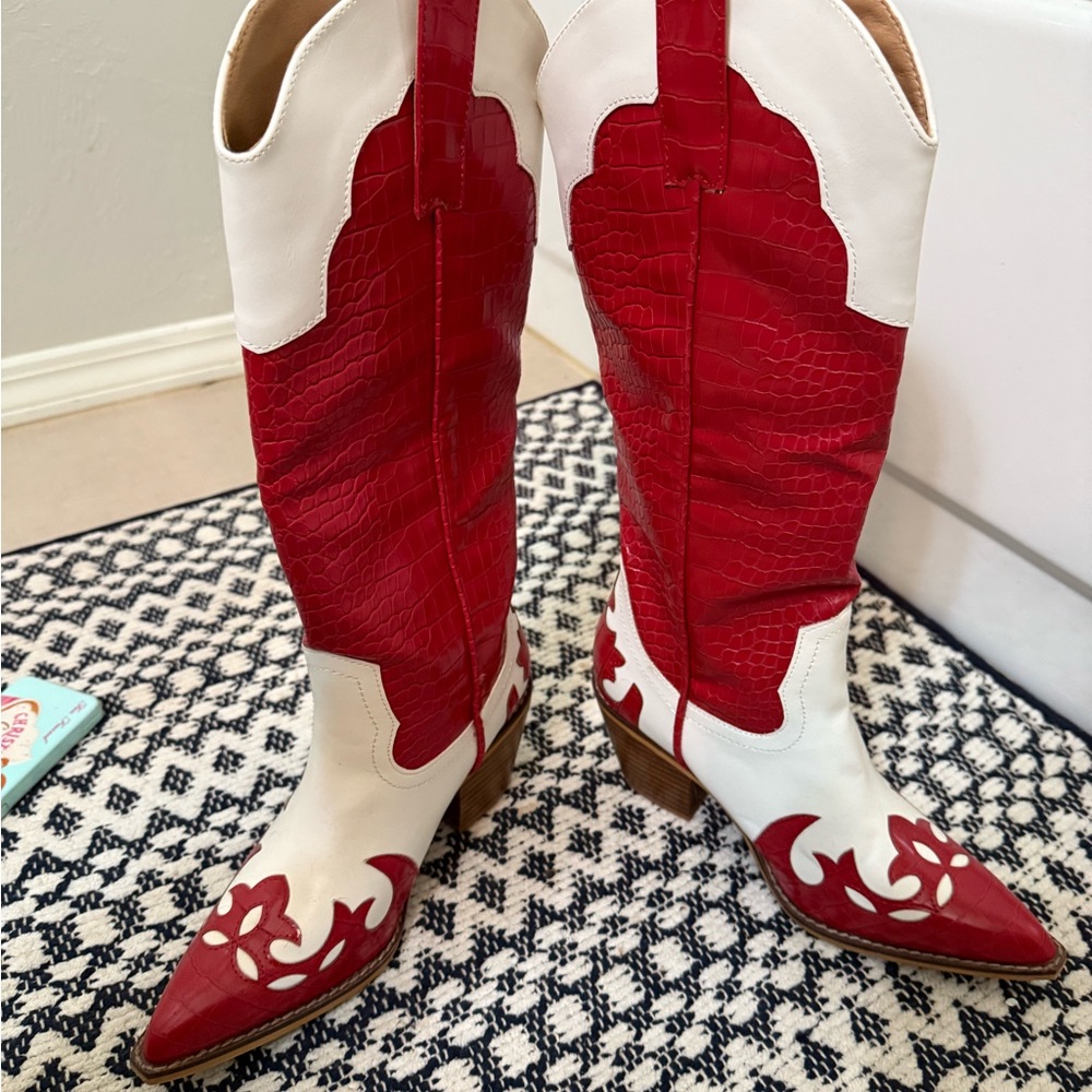 Boutique Red and White Western Croc Print Boots 6.5